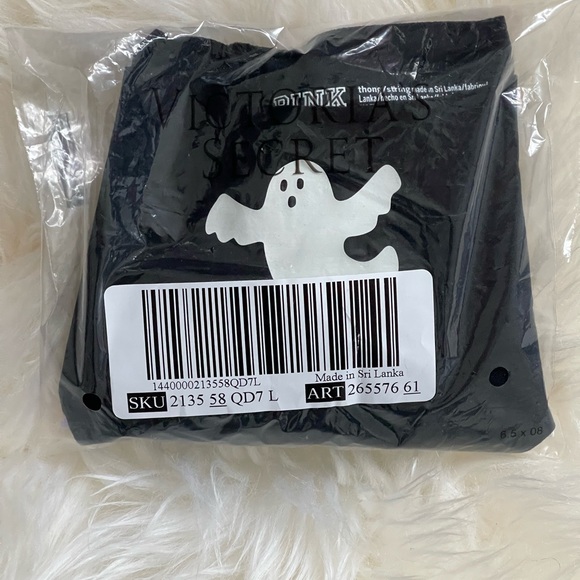 SOLD❌Victoria's Secret Halloween 5 pack No Show thong and socks bundle - Picture 3 of 6